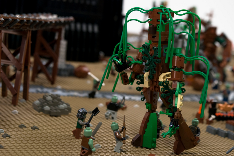 Illustration for article titled The Battle of Isengard from Lord of the Rings, depicted in 22,000 LEGO bricks